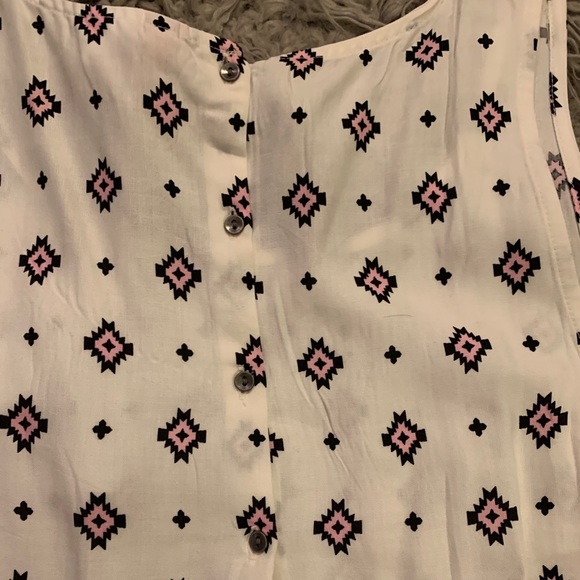 Patterned Dress - Picture 8 of 9